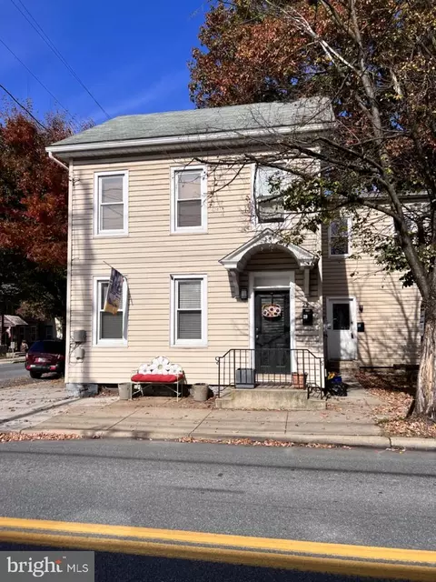 27 W Orange St, Lititz, PA 17543