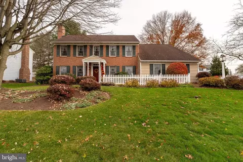 2301 Henbird Ln, Lancaster, PA 17601