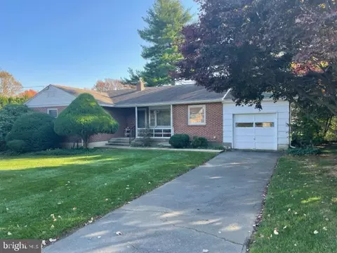 76 Delp Rd, Lancaster, PA 17601