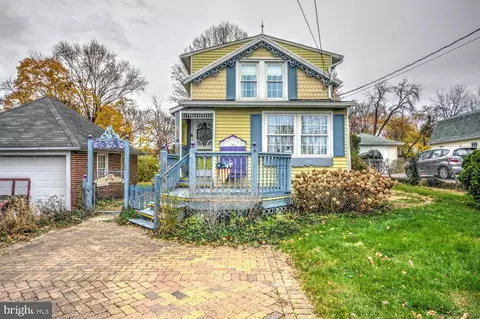 29 Akron Rd, Ephrata, PA 17522