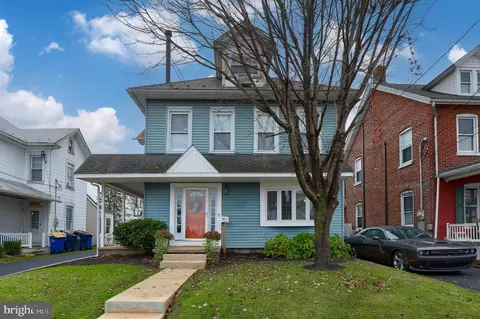 346 E Jackson St, New Holland, PA 17557