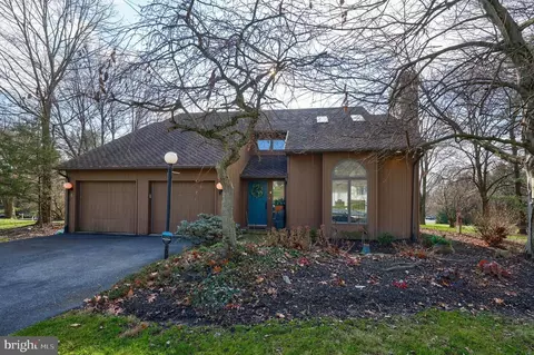 4 Countryside Ln, Lititz, PA 17543