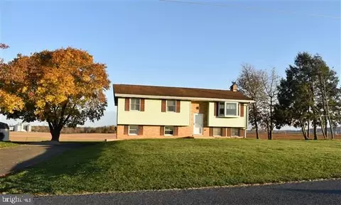 632 Newcomer Rd, Mount Joy, PA 17552
