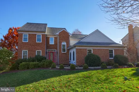 1205 Woodworth Dr, Lancaster, PA 17601