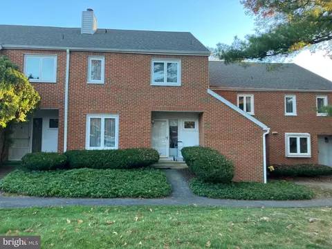 18 Beechtree Ln, Mountville, PA 17554