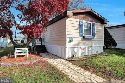 57 Madge Dr, Lancaster, PA 17603