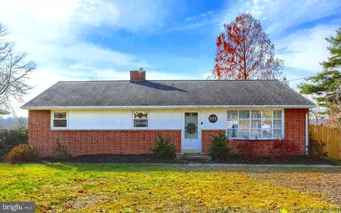 1131 Hermosa Ave, Lancaster, PA 17601