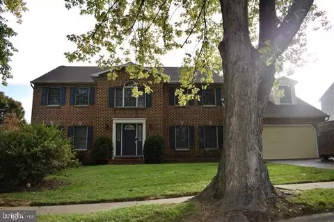 53 Hemlock Ln, Leola, PA 17540