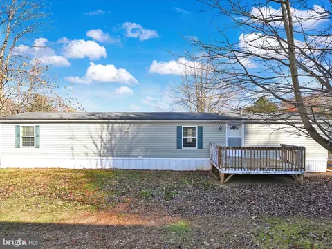 7 Beechnut Dr, New Providence, PA 17560