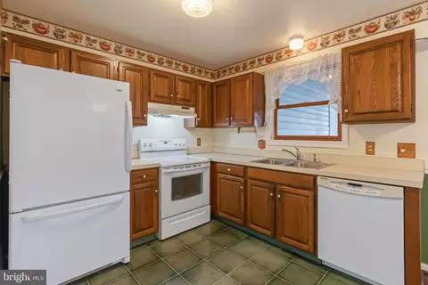 374 Cardinal Rd, Lititz, PA 17543 photo 9