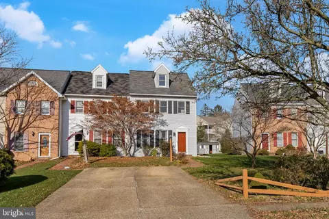 374 Cardinal Rd, Lititz, PA 17543 photo 2