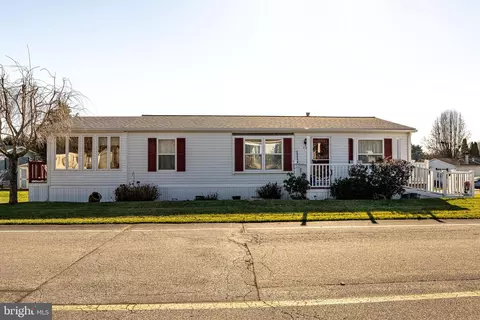 106 Saddleford Ct S, Lancaster, PA 17603