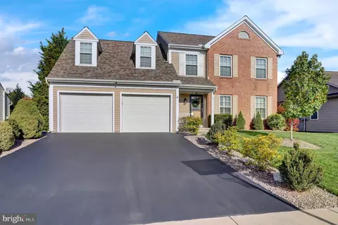 14 Kennedy Dr, Ephrata, PA 17522