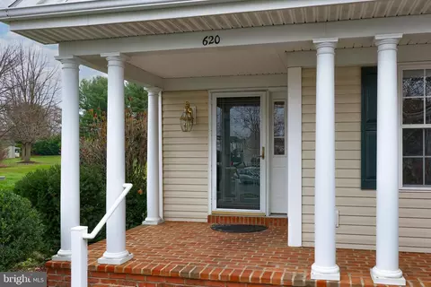 620 Wallingford Rd, Lititz, PA 17543 photo 3