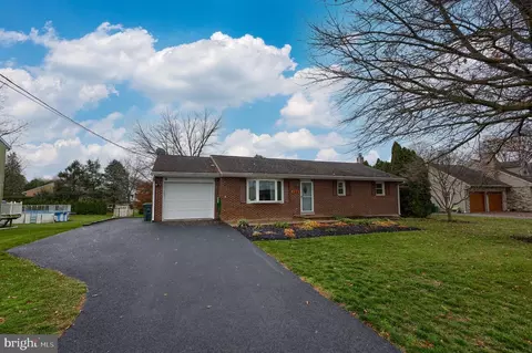 124 Zooks Mill Rd, Ephrata, PA 17522