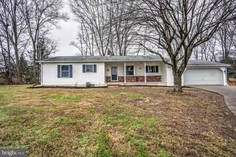 147 Long Ln, Kirkwood, PA 17536