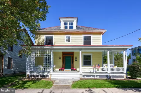 507 E Main St, Lititz, PA 17543