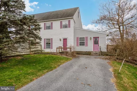 2011 Aspen Ln, Columbia, PA 17512