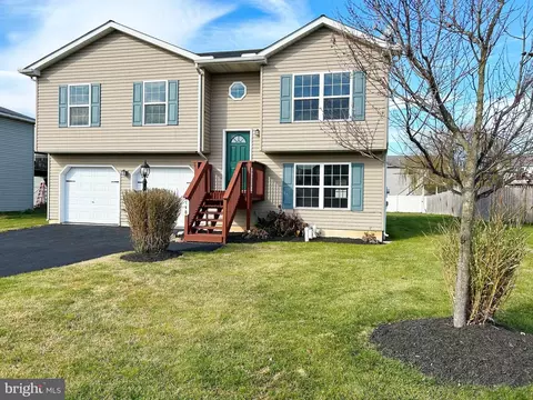 148 Penn Oak Dr, Bainbridge, PA 17502