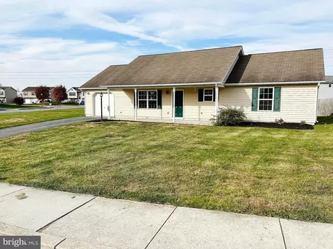 124 Penn Oak Dr, Bainbridge, PA 17502