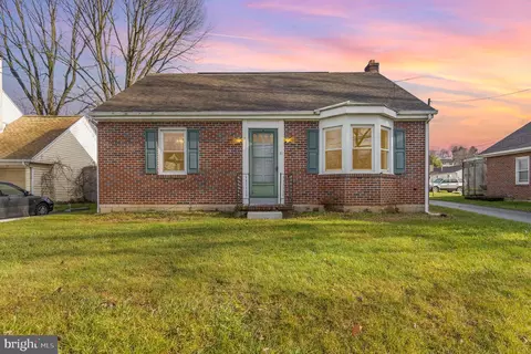 71 W Church St, Denver, PA 17517