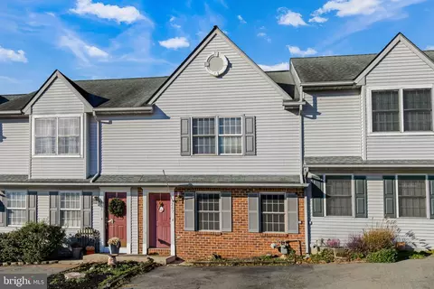 207 Quaking Aspen Ln, Marietta, PA 17547