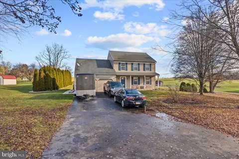 16 2nd St, Washington Boro, PA 17582