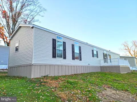 17 Dogwood Dr, Conestoga, PA 17516
