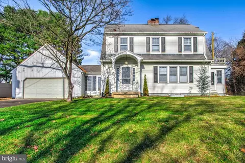 941 Eden Rd, Lancaster, PA 17601