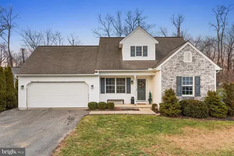 28 Elizabeth St, Washington Boro, PA 17582