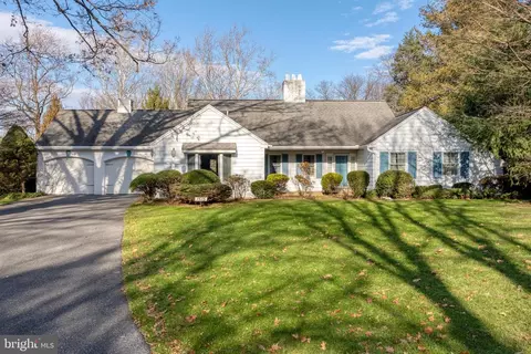 1515 Hillcrest Rd, Lancaster, PA 17603