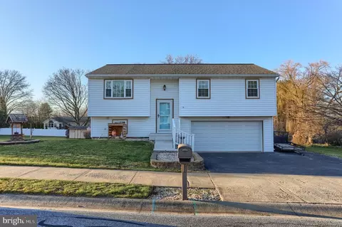 229 Conway Dr, Lititz, PA 17543
