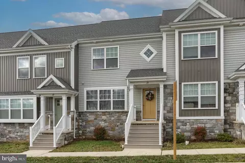 21 Coastal Ave, Ephrata, PA 17522