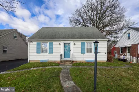 2213 Manor Ridge Dr, Lancaster, PA 17603