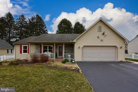 436 Randall Dr, Terre Hill, PA 17581