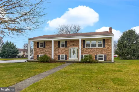 834 Martin Ave, Ephrata, PA 17522