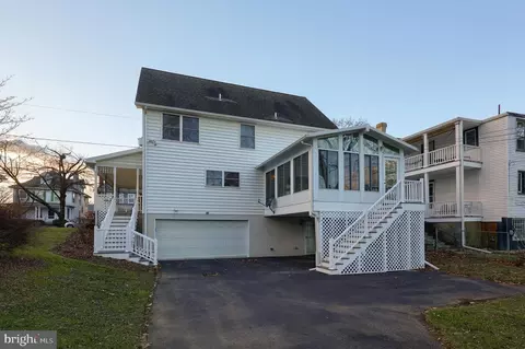 149 S Broad St, Lititz, PA 17543 photo 6