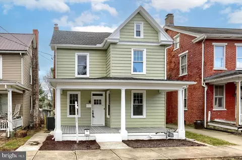 58 E Lincoln Ave, Lititz, PA 17543