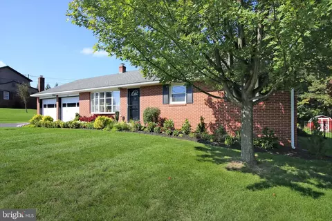 216 Snavely Mill Rd, Lititz, PA 17543 photo 2