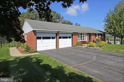 216 Snavely Mill Rd, Lititz, PA 17543 photo 3