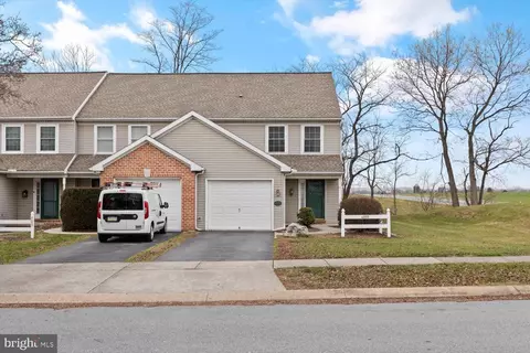 4055 Buttonwood Dr, Mount Joy, PA 17552