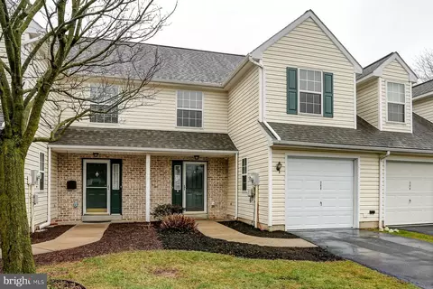 388 Farmview Ln, Mount Joy, PA 17552