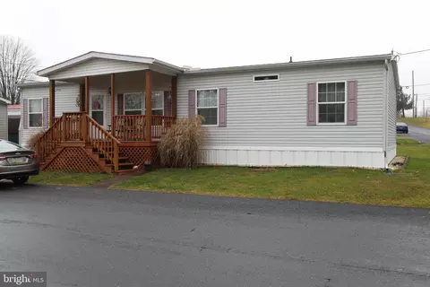 1 Hemlock Acres Ct, Manheim, PA 17545