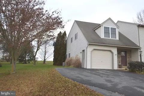 304 Clay Rd, Lititz, PA 17543