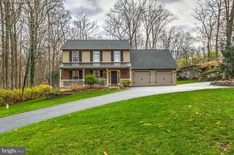 511 Holtzman Rd, Reinholds, PA 17569