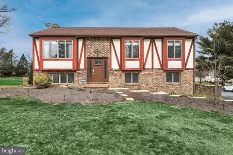 293 Shultz Rd, Lancaster, PA 17603