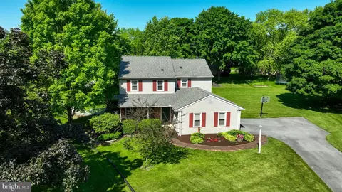 1517 Edinborough Cir, Landisville, PA 17538