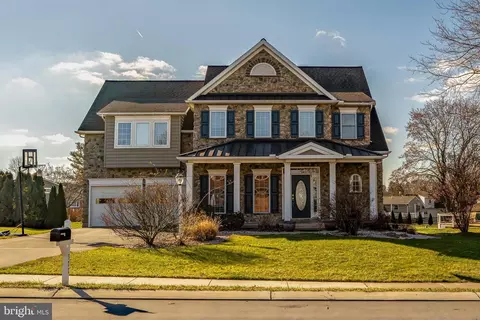 327 Broadmoor Dr, Willow Street, PA 17584