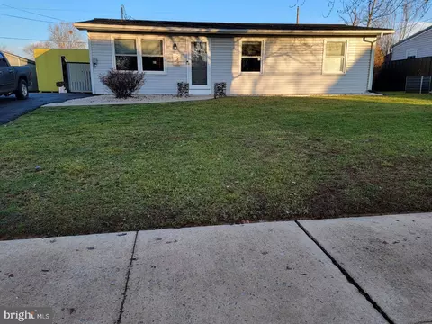 147 Niss Ave, Ephrata, PA 17522