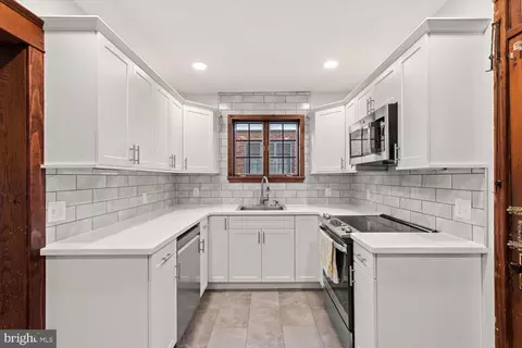 323 W Donegal St, Mount Joy, PA 17552
